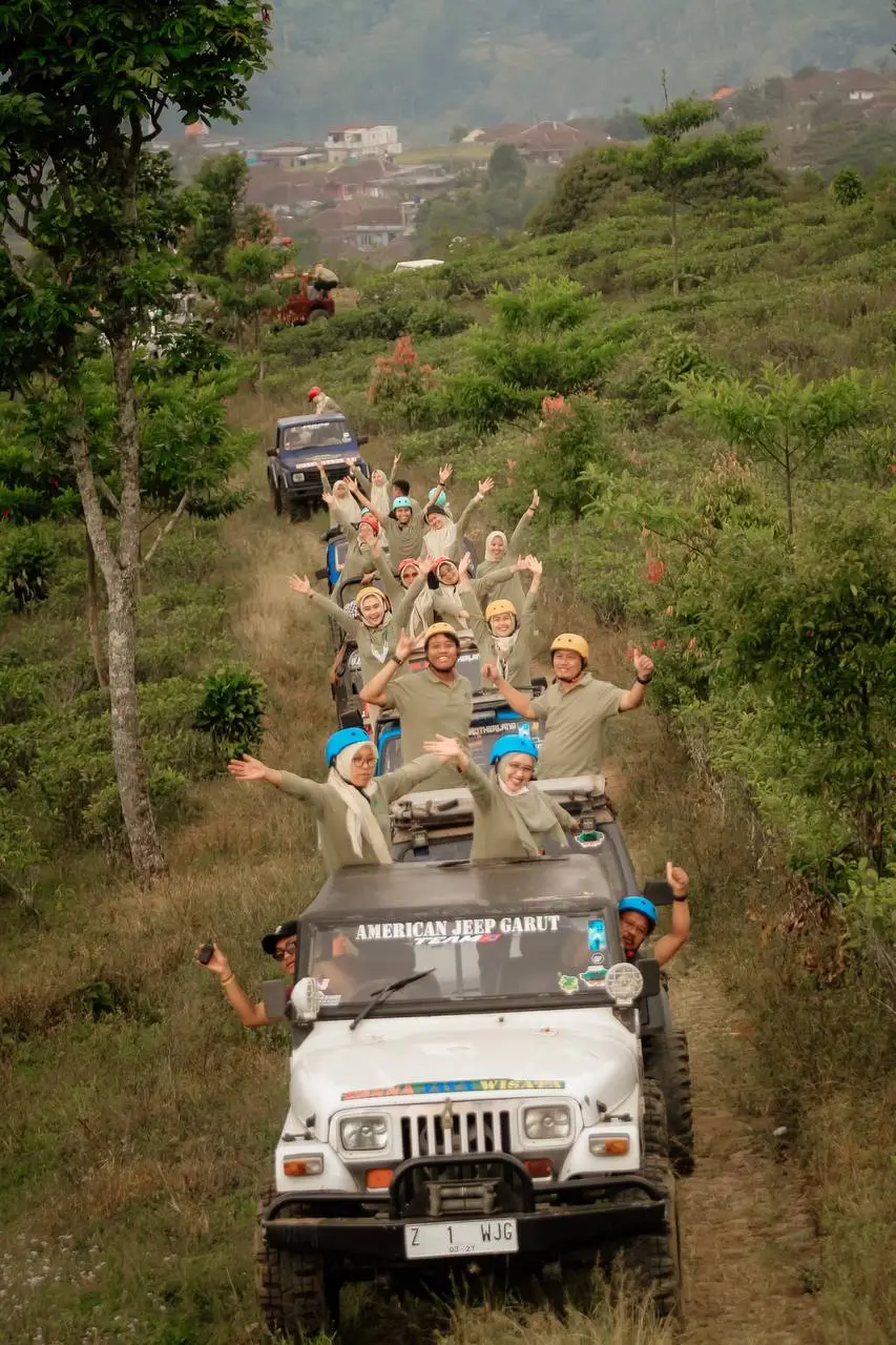 Wisata Jeep Garut di Gunung Cikuray